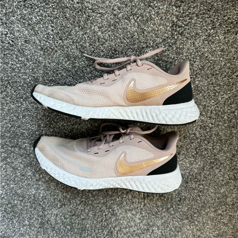 Nike Revolution 5 Women’s Barely Rose Running Shoes BQ3207-600 Size US 8.5 - Picture 5 of 7